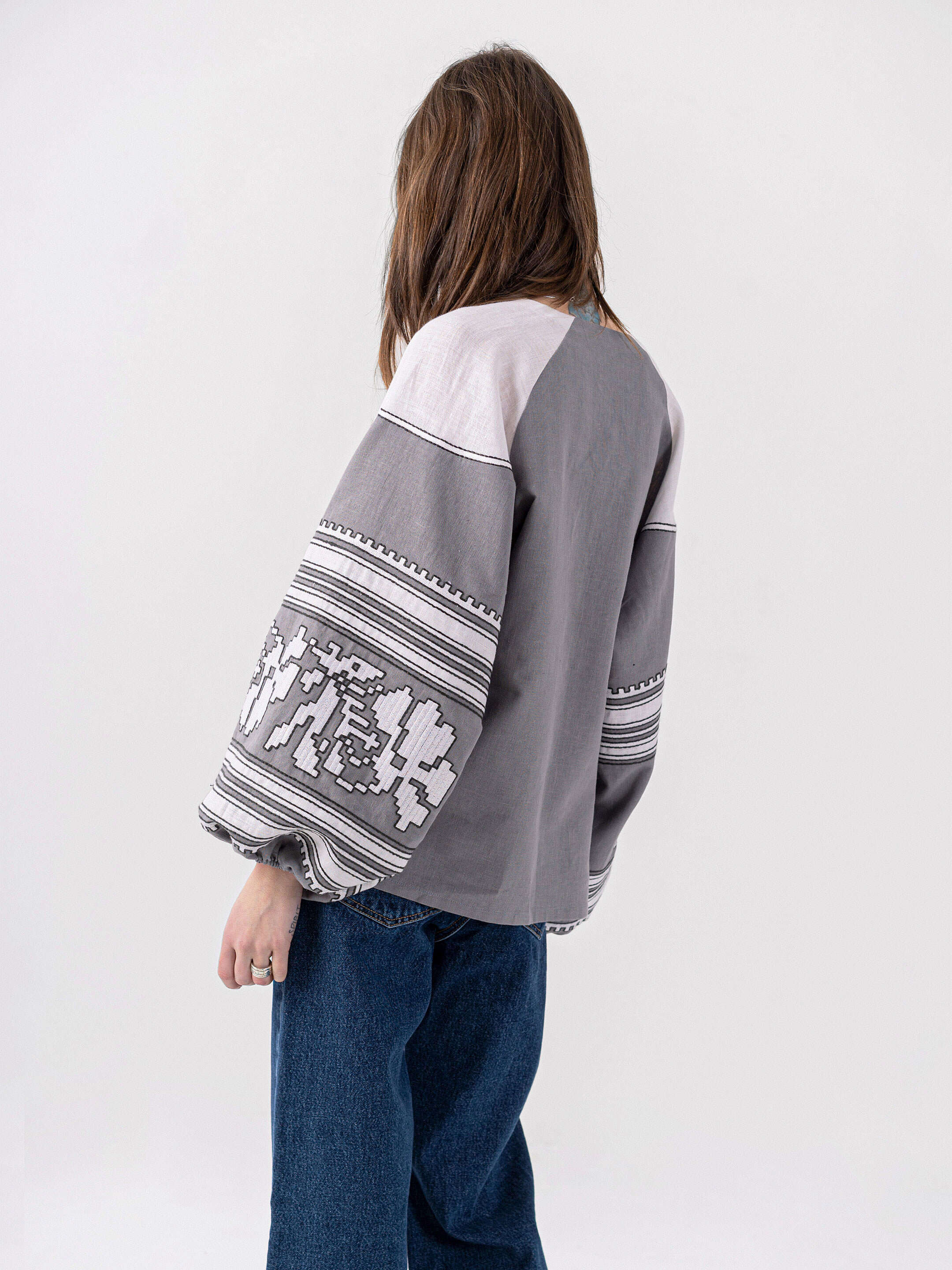 Темно-сіра вишиванка з білими вставками Vintage grey недорого