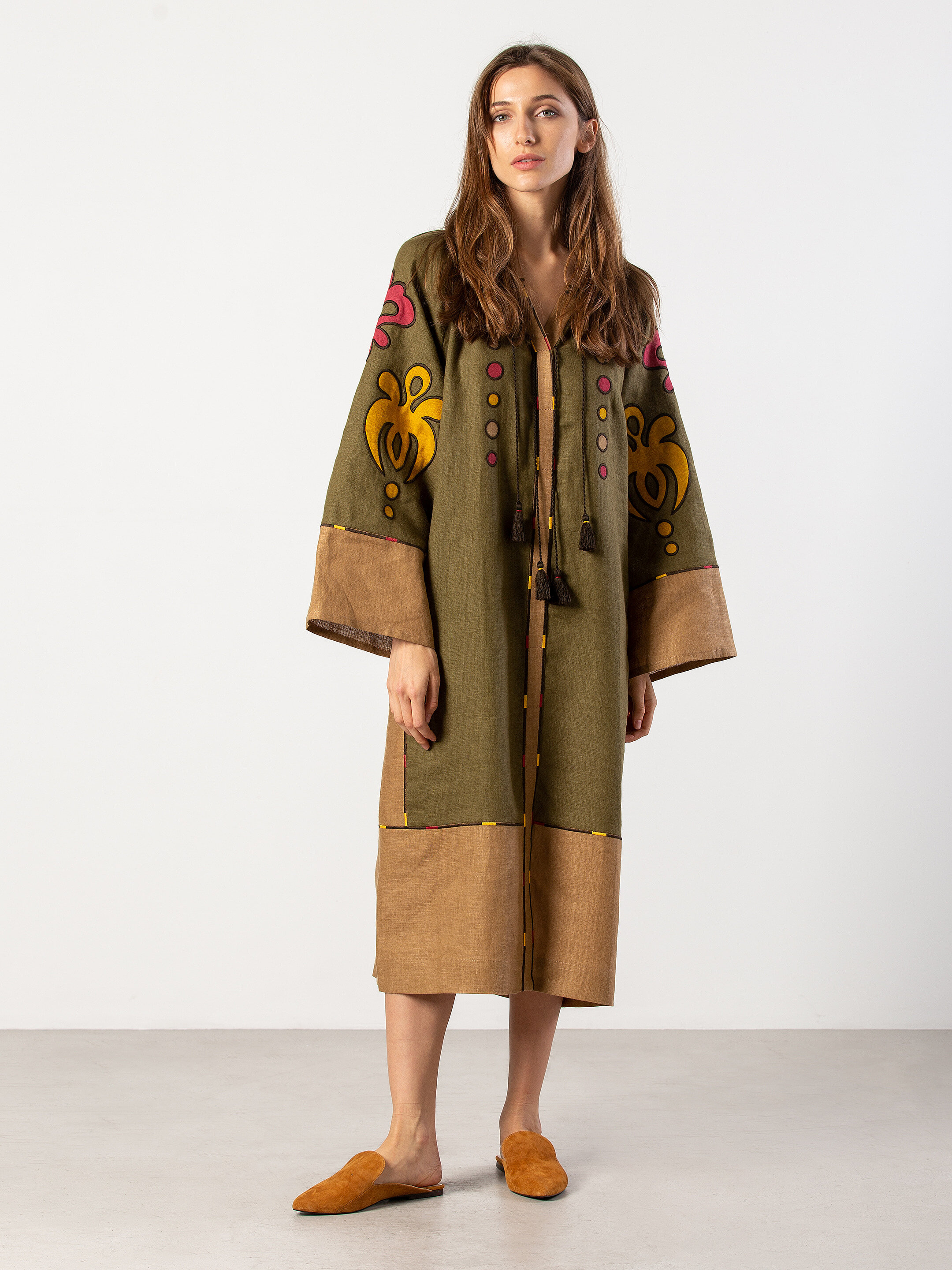 Міді плаття хакі кольору з аплікацією та вишивкою Meduza Dress Купити