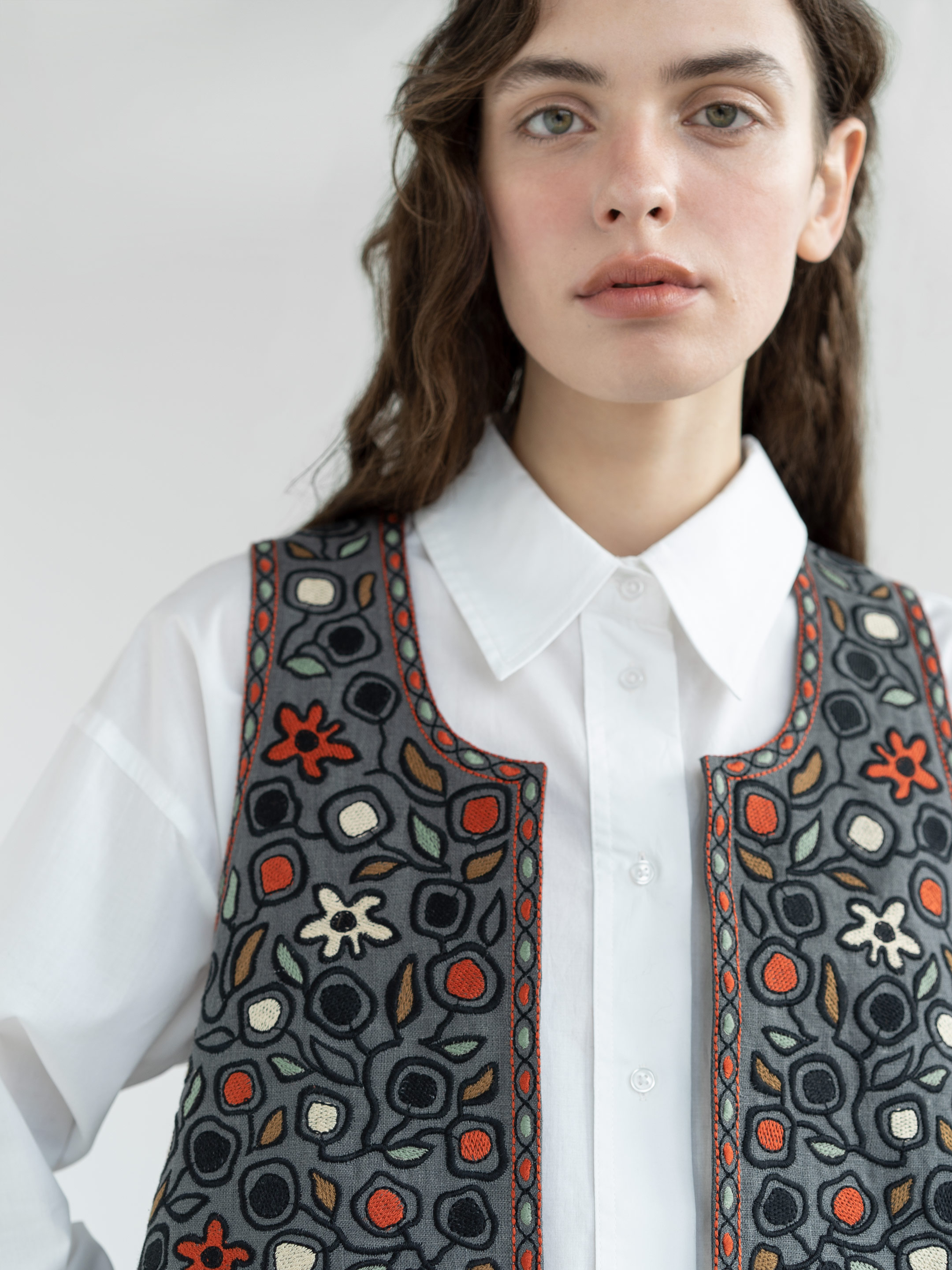 Лляна камізелька з вишивкою Zadorozhniy Jacket придбати