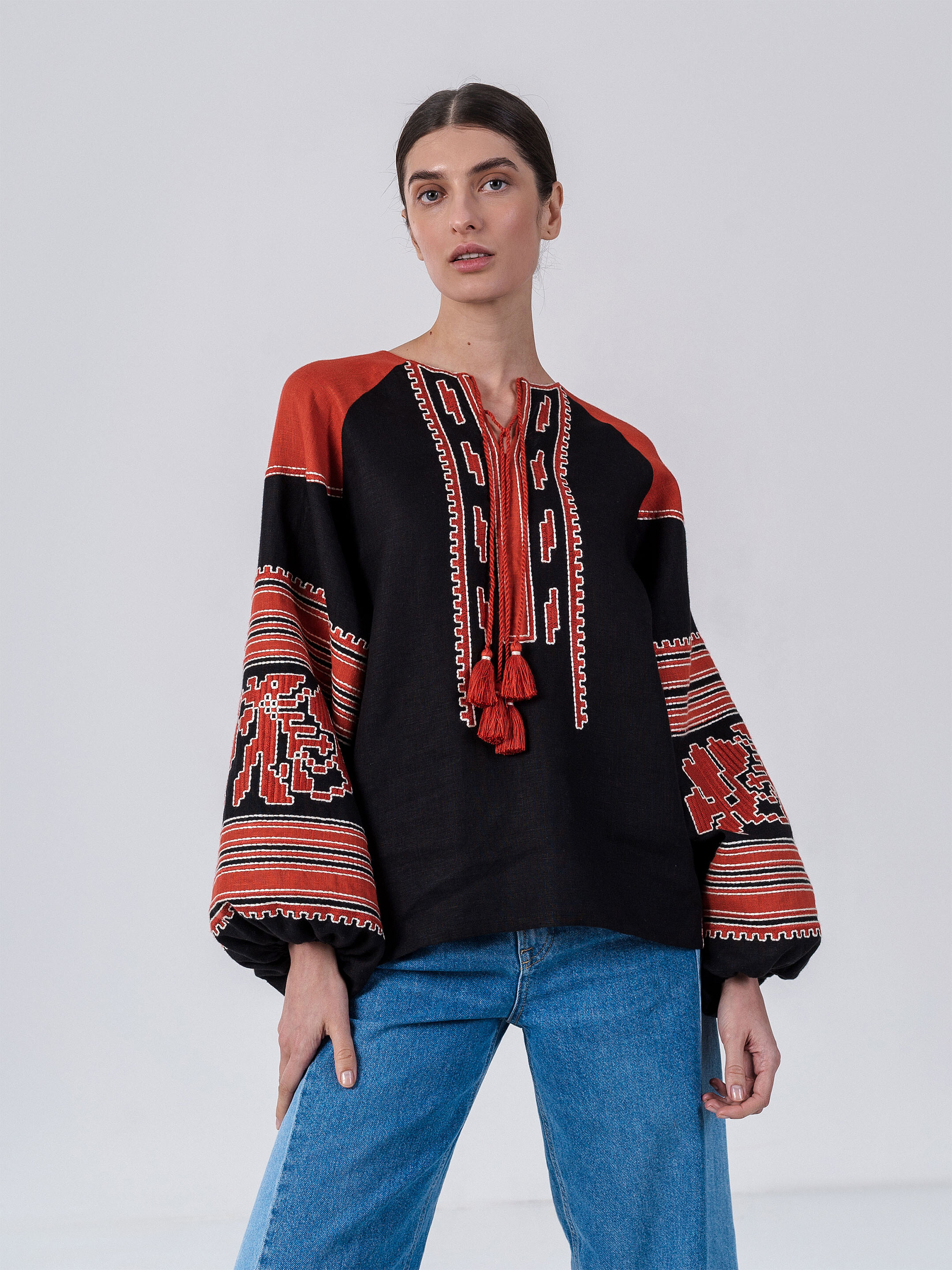 Лляна вишиванка вільного крою «Vintage Red» розміри