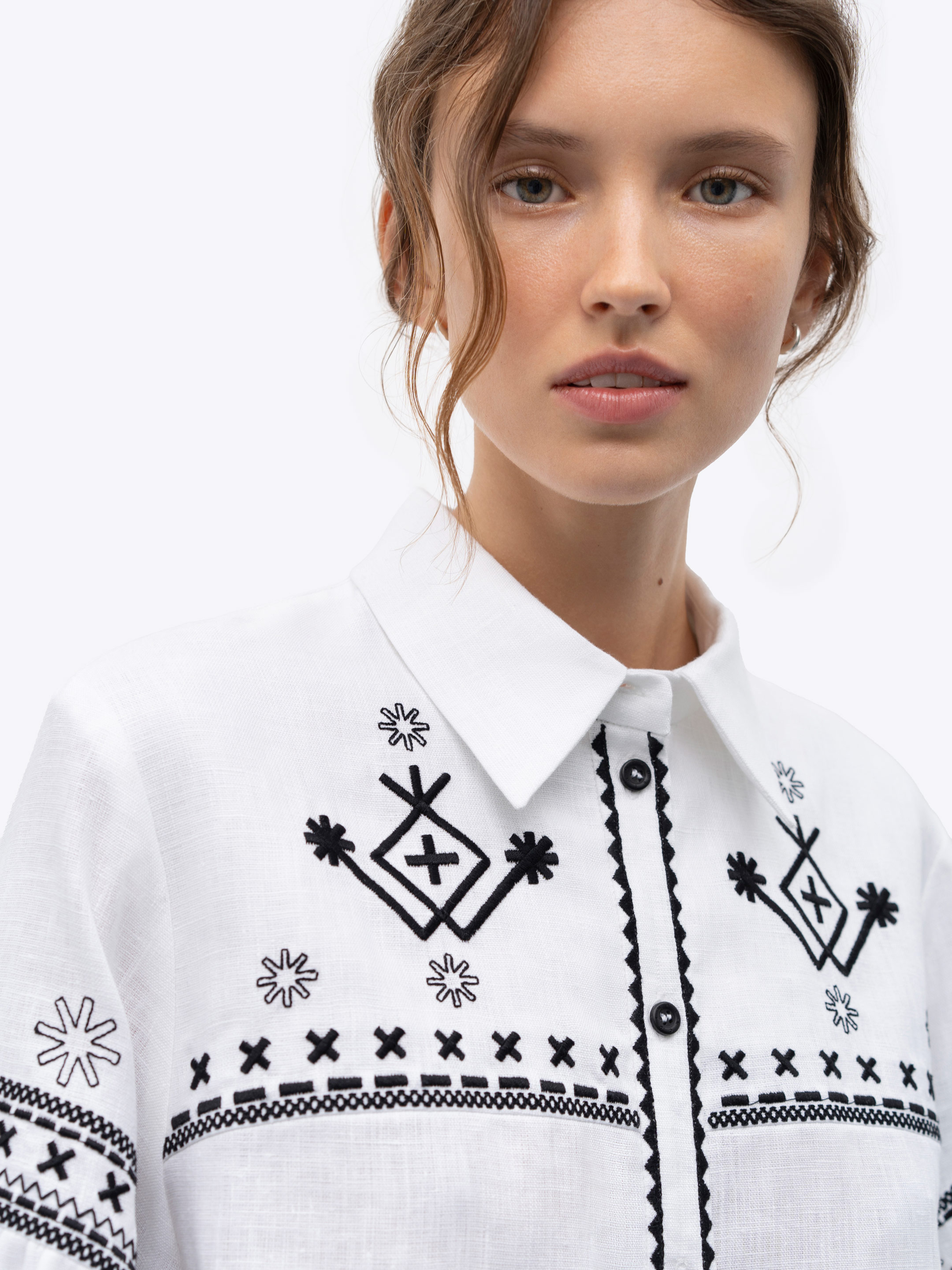 Біла лляна сорочка з вишивкою Tsvit недорого