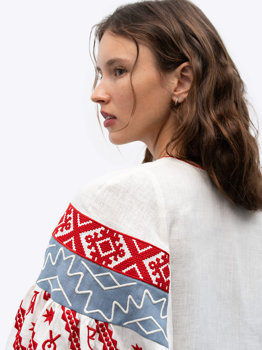 Жіноча вишита блуза присвячена абетці Rutenia  фото 4