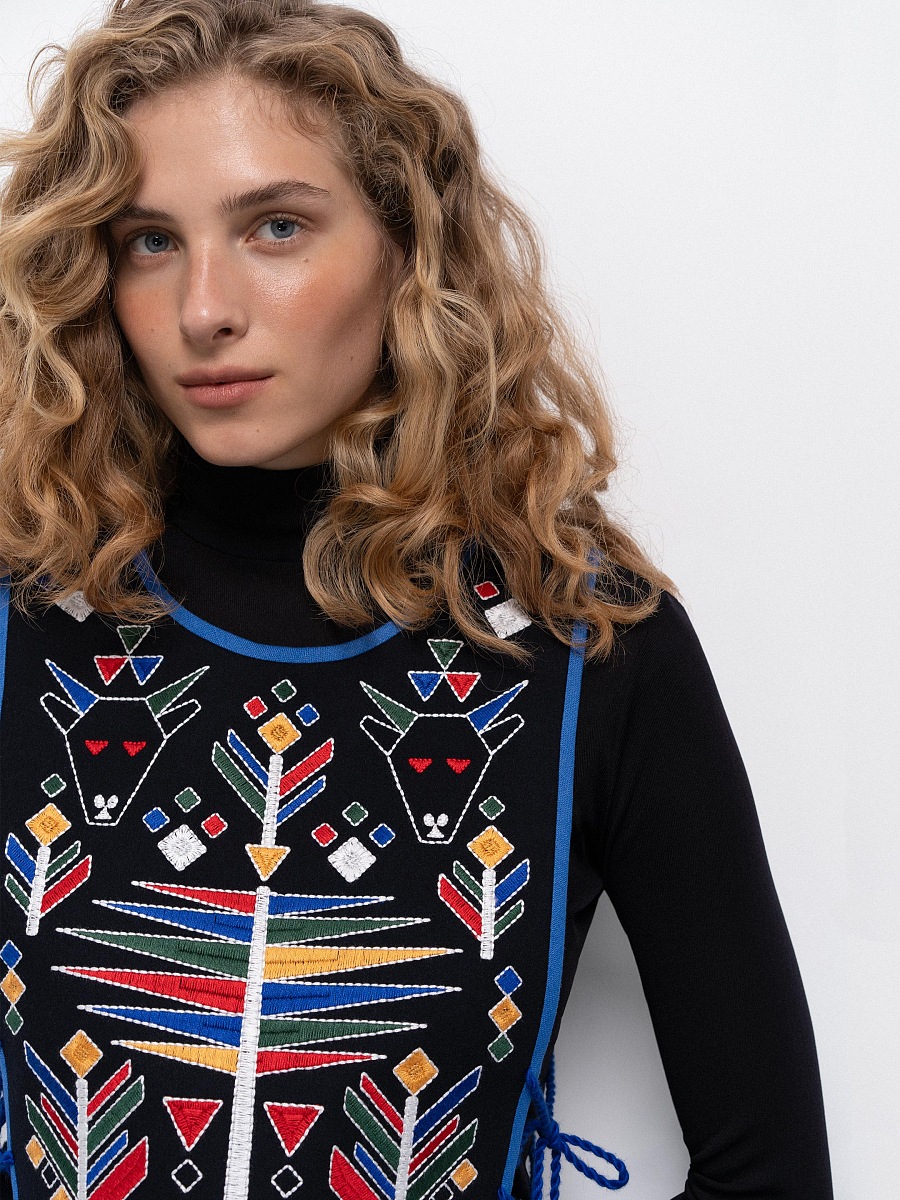 Вовняний вишитий жилет із зав'язками Koza Chorna  фото 4