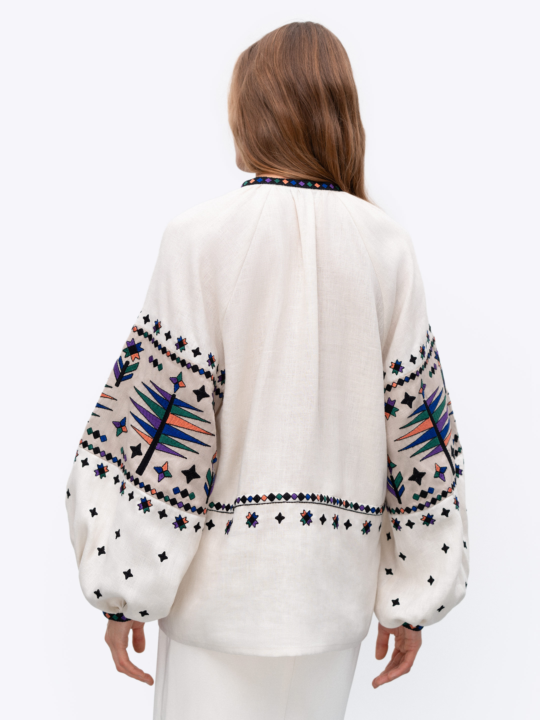 Жіноча вишиванка з геометричною вишивкою Melanka ціна