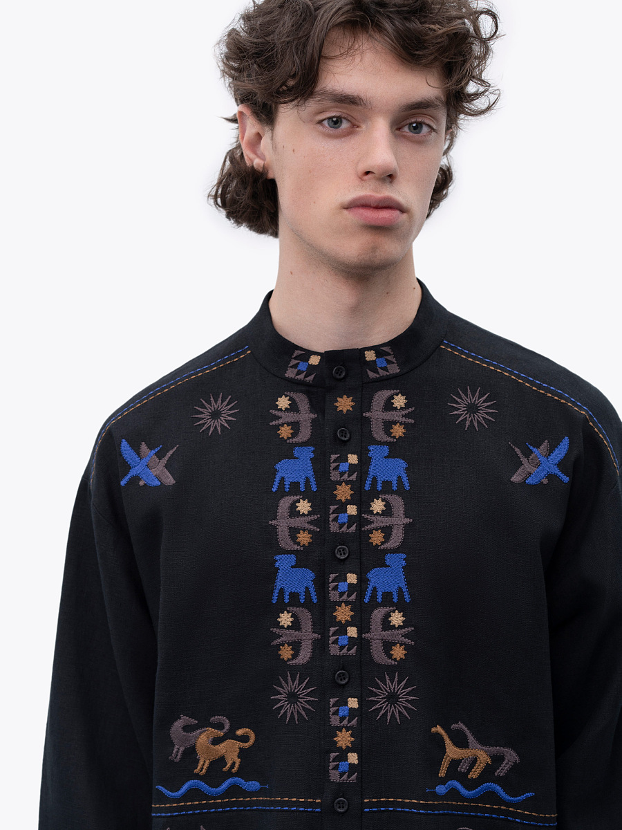 Чоловіча лляна сорочка на ґудзиках з вишивкою "Звір"  фото