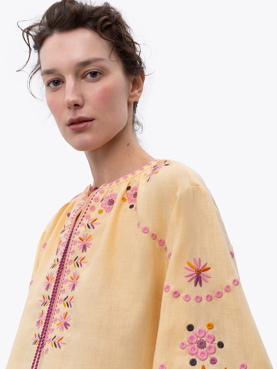 Обʼємна вишита блуза з квітковим орнаментом "Квітень"  фото 5