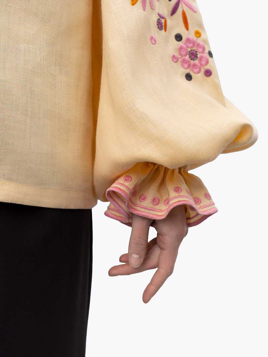 Обʼємна вишита блуза з квітковим орнаментом "Квітень"  фото 4