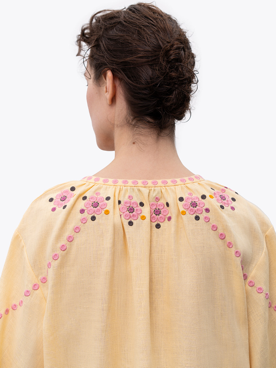 Обʼємна вишита блуза з квітковим орнаментом "Квітень"  фото 3