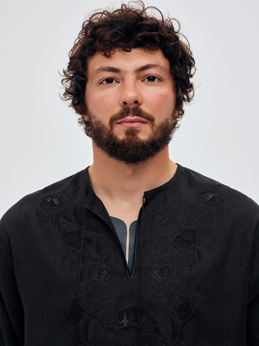 Чоловіча сорочка з чорною вишивкою в тон "Вавилон ХХ"  фото 4