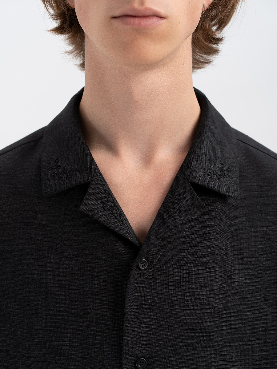 Чорна сорочка з вишивкою в тон "Глід"  фото 2