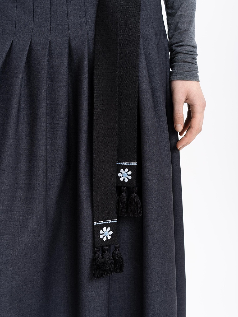 Лляний пасок чорного кольору з блакитною вишивкою "Флора"  фото 3