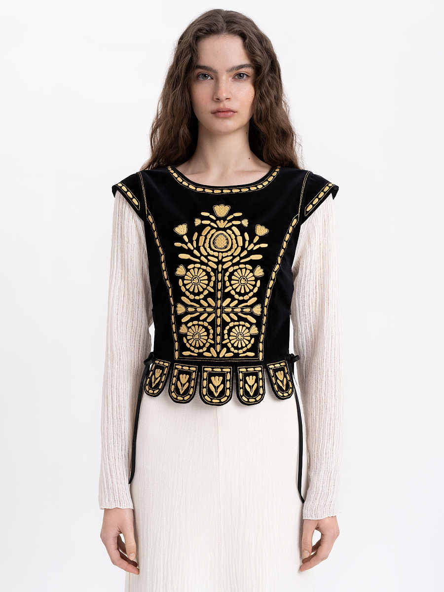 Вишитий жилет чорного кольору "Оксамит"  фото