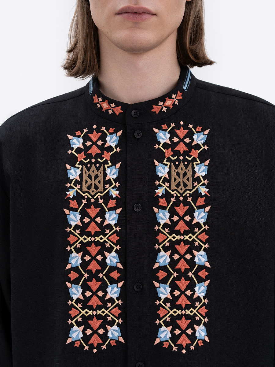 Чоловіча сорочка чорного кольору з рясною вишивкою "Битинський"  фото 4