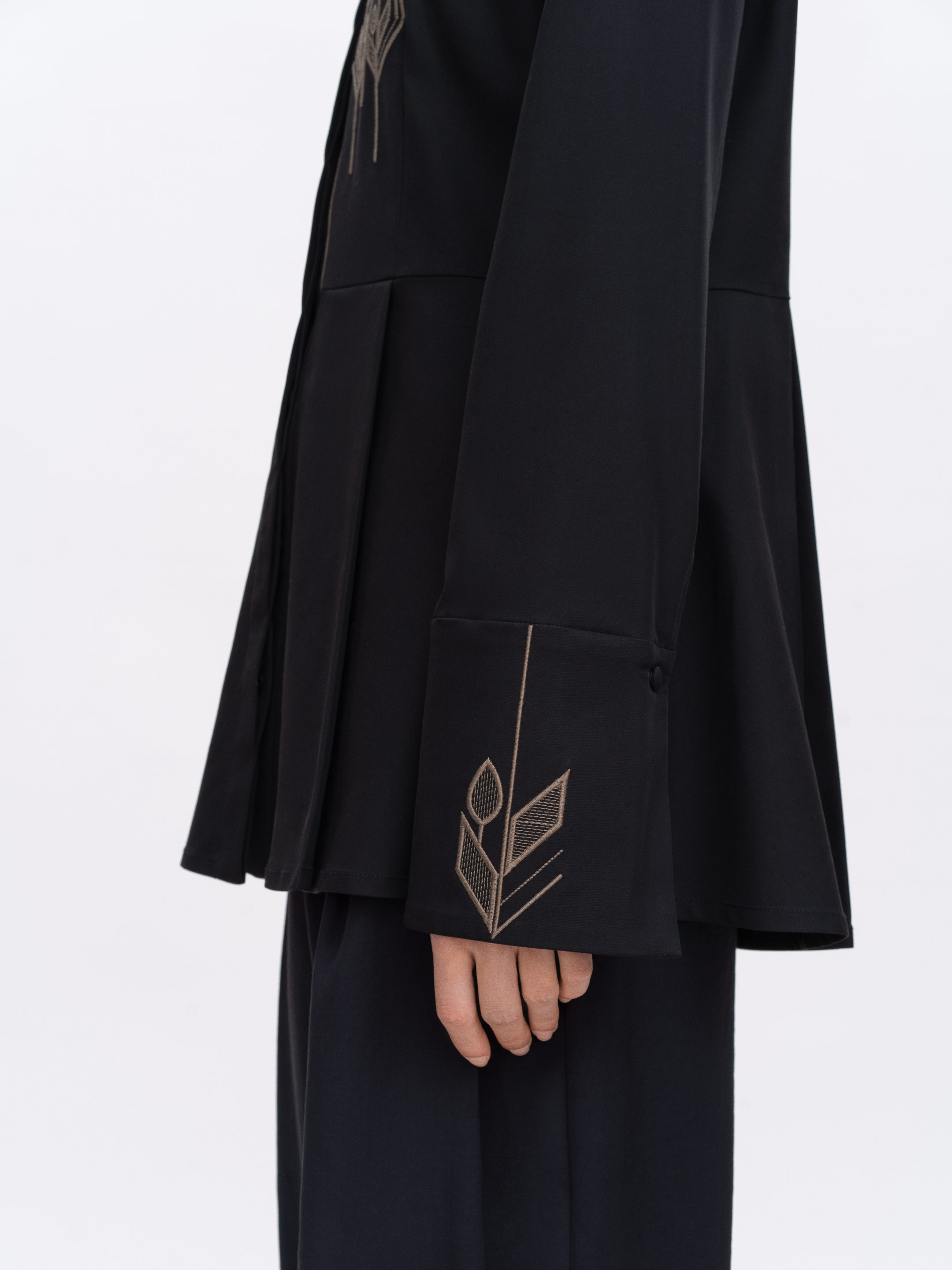 Вишита темна блуза "Нива" фото